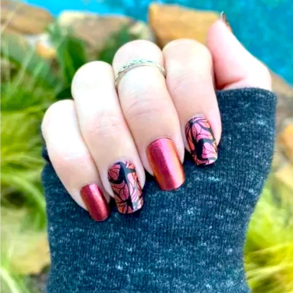 RETIRED: Wing it On Color Street Design Dry Nail Polish Strips - Picture 4 of 4